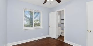 Cozy 2 Bedroom Duplex Close to NoDa! Gallery 10