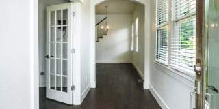 EAST NASHVILLE - FOUR BEDROOM Historic Home with amazing views of Nashville Skyline! Gallery 7