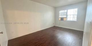 4410 NE 2nd Ave Gallery 10