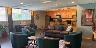 Lovely Lowry Hill 1 Bedroom Condo Gallery 25