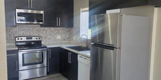 Charming 2BR Duplex in Aurora Gallery 5