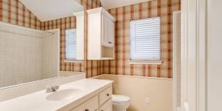 Beautiful Home With Lake View - 3 Bed + 2 Bath Beautiful Home With Lake View - 3 Bed + 2 Bath Gallery 10