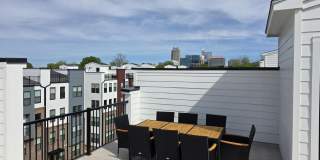 1250 Coach Station Alley Gallery 3