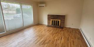 Charming 3BD/1BA located within walking distance to Friendly/College Hill neighborhood Market of Choice! Gallery 4