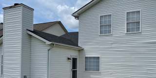 Lovely Single Family House with New Flooring & Paint! 2-Car Garage Gallery 28