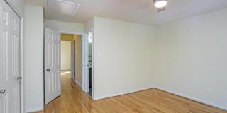 1128 N TAYLOR Street Gallery 30