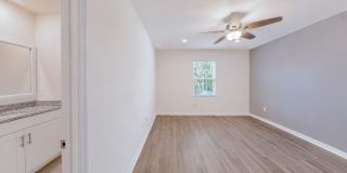 Like-New End-Unit 3 Bedroom Townhome Gallery 30