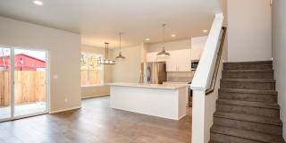 End-Unit Townhome in Desirable Midtown Neighborhood Gallery 1