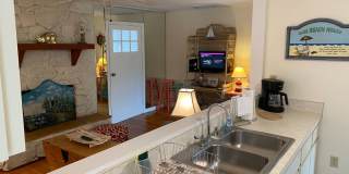 Nokomis Beachy Bungalow (Off Season) Gallery 5