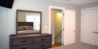 100 18th Avenue Gallery 14