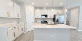 Bright & Spacious 4BR Home with Screened Porch & Paver Patio Bright & Spacious 4BR Home with Screened Porch & Paver Patio Gallery 11