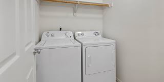 3 bed/2.5 bath Townhome + 2 Car Garage + Washer/Dryer + Fenced Front Patio Gallery 25