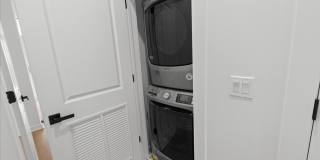 2 Bedroom, 2 Bath Apartment in Heart of West Town Gallery 6
