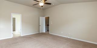 Gorgeous LARGE Family Home! Gallery 29