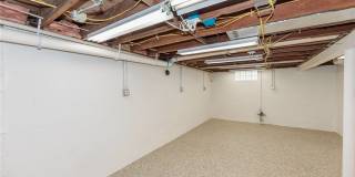 7381 Portage Street Gallery 32