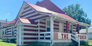 "The Porch" - ABNB, Short Term, monthly and long-term RENTAL. Famous IU Tailgate house Gallery 3