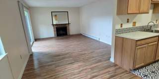 Renton Sunset Heights Condominiums - 2 bedroom 1 bathroom lower floor unit - W/S/G included- Available NOW!! Renton Sunset Heights Condominiums - 2 bedroom 1 bathroom lower floor unit - W/S/G included- Available NOW!! Gallery 20