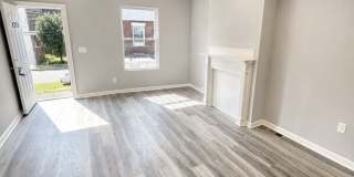 Bright, Newly Renovated 3-Bedroom Rowhome with Backyard Gallery 4
