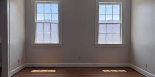 317 W University Avenue unit: 4 Gallery 3