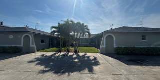 Spacious 2/2 off Del Prado Blvd Gallery 1