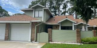 3 Bedroom 2.5 Bathroom Townhome located in Pelican Bay Gallery 1