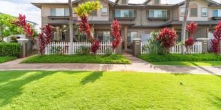 PRIME CORNER UNIT WITH CENTRAL AC!!! 3BR, 2.5BA WITH 2-CAR GARAGE Gallery 4