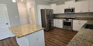 Modern and Spacious 4 bedroom home in Olive Branch for Lease Gallery 8