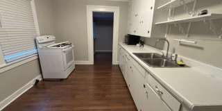 **CHARMING 2/1 BENTON HOME** **CHARMING 2/1 BENTON HOME** Gallery 14