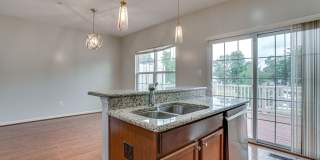 Lovely Townhome with 2 Car Garage Lovely Townhome with 2 Car Garage Gallery 15