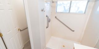 449 N WINDSOR Gallery 27