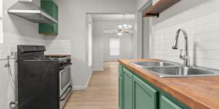 826 Poinsettia Gallery 8