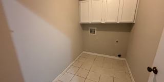 SPACIOUS COZY TOWNHOME IN GATED COMMUNITY Gallery 11