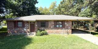 ** 3 bed 1 bath located off the Southern Blvd ** Call 334-366-9198 to schedule a self showing ** 3 bed 1 bath located off the Southern Blvd ** Call 334-366-9198 to schedule a self showing Gallery 1