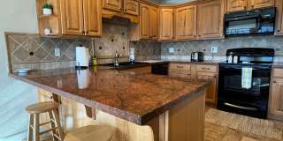 Riverfront 2BR Condo Great Views, Luxury Furnished incl UTILITIES Riverfront 2BR Condo Great Views, Luxury Furnished incl UTILITIES Gallery 12
