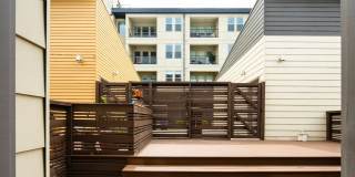 Modern 3 bed / 4 bath, 3 story townhome! Gallery 42
