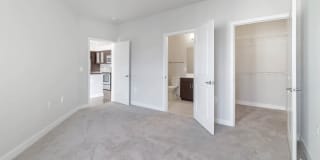 Radiant Fairfax Ridge Apartments Gallery 22