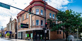 5749 W Chicago Gallery 17