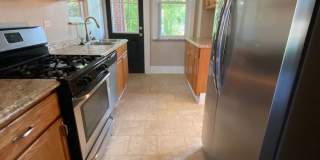AVAILABLE AUGUST 2026 - Beautiful 3 Bedroom Home in Mt Washington! Gallery 8