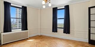 2000 N Lincoln Park W Gallery 9