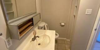 Awesome building in a super convenient neighborhood! Gallery 6