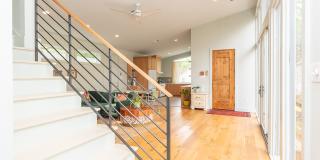 CHARMING, MODERN, CUSTOM HOME IN MID-CITY FOR RENT Gallery 12