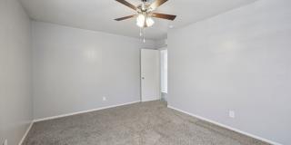 Premier Gardens Apt. Gallery 56