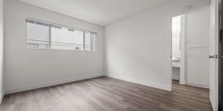 Sunset Square Gallery 38