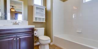 Beautiful 4 bedroom, 4.5 bathroom Home in the Varadero Community Gallery 70