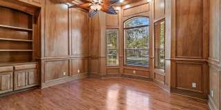 Stunning Lagoon Residence! Gallery 31