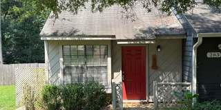 Eastside townhome off Park Ave avail NOW! Eastside townhome off Park Ave avail NOW! Gallery 1