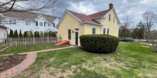 Premium location!  Downtown 3BR 2.5BA with 2 car garage Gallery 33