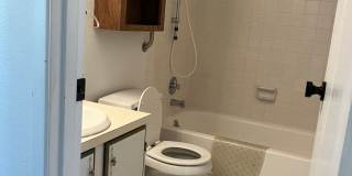 Beautiful 2 Bedroom Home in Lakewood! Gallery 6