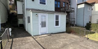 1511 Ridge Gallery 1