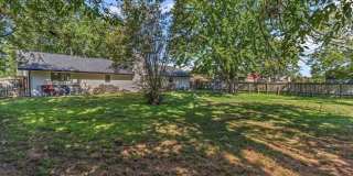 221 Azalea Lane Gallery 30